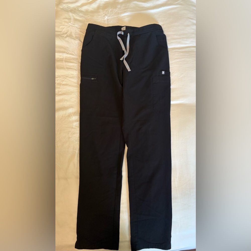 Figs Women's Set of 2 Black and Navy Yola Scrubs Pants M Tall